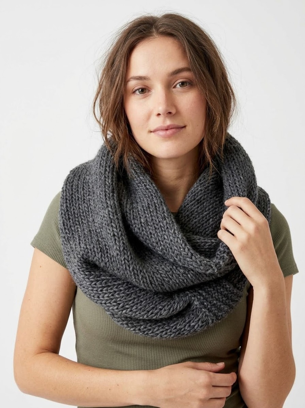 Holt Renfrew Italy Alpaca Wool Blend Chunky Knit Infinity Cowl Scarf Italian